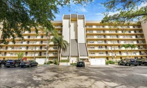 3300 W Rolling Hills Circle #410, Davie FL - photo 11 of 12