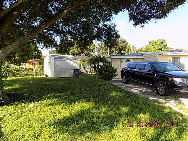 3 bedroom Single Family Residence at 3900 Orange Street, San Castle 1st And 2nd Adds, Lantana — photo 2