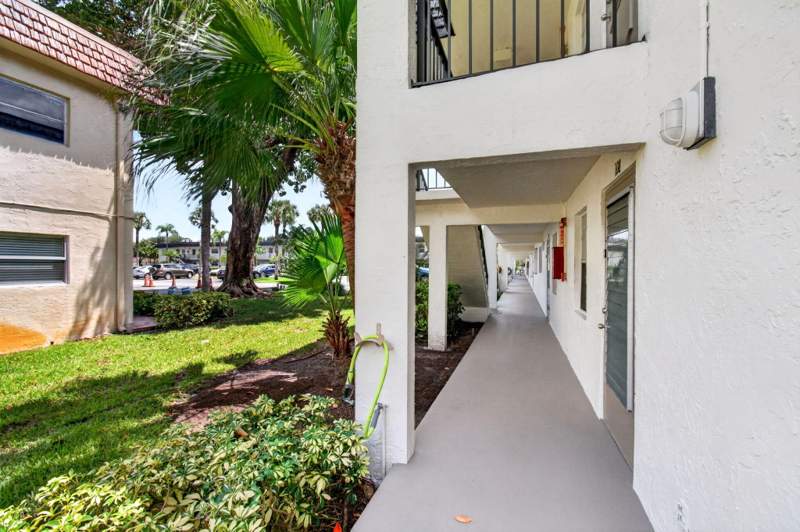 2 bedroom Condominium at 1 Abbey Lane #108, Villages Of Oriole Abbey Condo, Delray Beach — photo 4