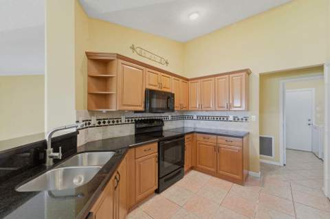 10884 Paso Fino Drive, Wellington FL - photo 13 of 54