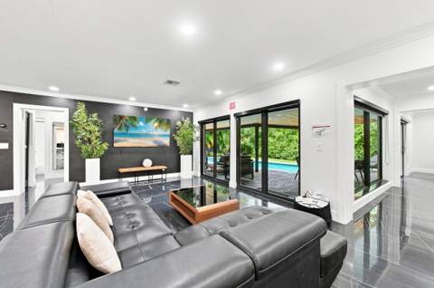 2457 NE 27th Terrace, Fort Lauderdale FL - photo 7 of 25