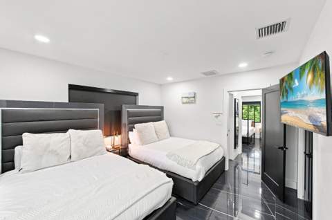 2457 NE 27th Terrace, Fort Lauderdale FL - photo 19 of 25