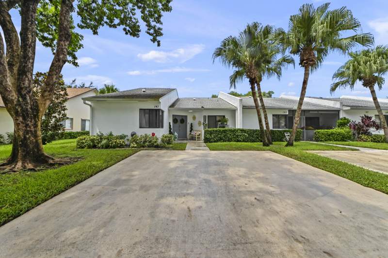 3 bedroom Villa at 141 Par Drive, Lantern Walk, Royal Palm Beach — photo 2