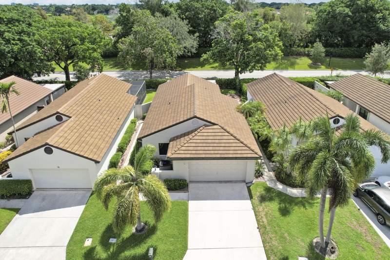 3 bedroom Single Family Residence at 77 Ironwood Way, PGA Resort Community Of Ironwood Pl 1, Palm Beach Gardens — photo 2