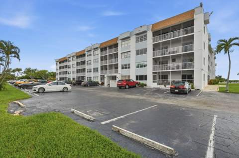 1516 S Lakeside Drive #408, Lake Worth Beach FL - photo 10 of 52