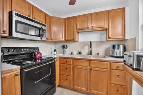 3121 Cambridge F #3121, Deerfield Beach FL - photo 8 of 93