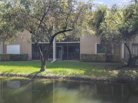 435 Lakeview Drive #104, Weston FL - photo 18 of 31