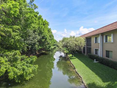 435 Lakeview Drive #104, Weston FL - photo 19 of 31