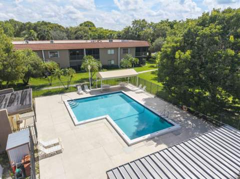 435 Lakeview Drive #104, Weston FL - photo 21 of 31
