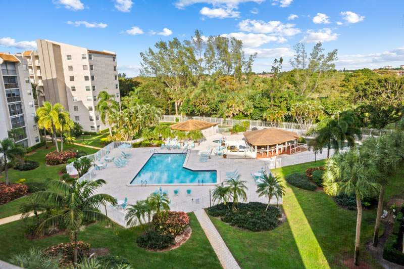 3 bedroom Condominium at 3930 Inverrary Boulevard #608-D, 18th Hole At Inverrary Condo, Lauderhill — photo 2