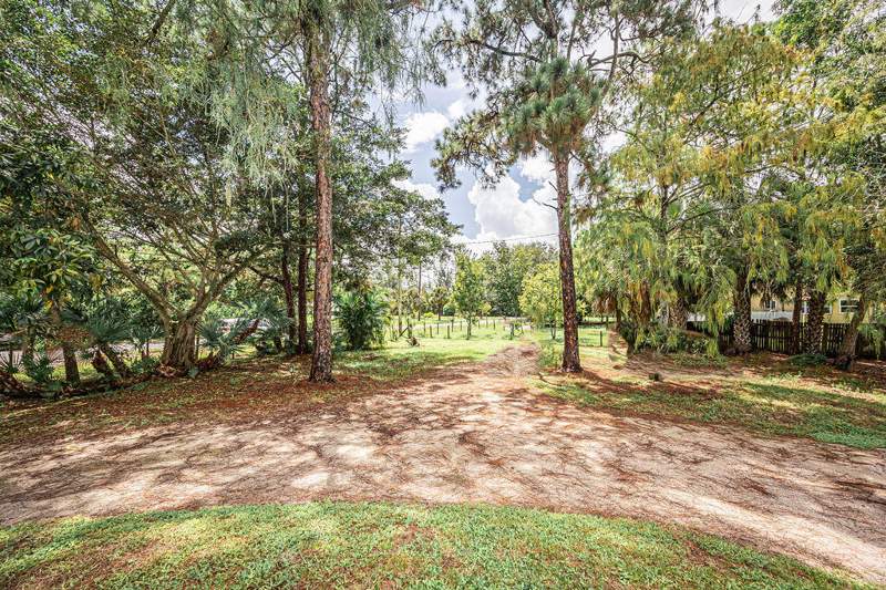 3 bedroom Single Family Residence at 16933 W Calder Drive, The Acreage, The Acreage — photo 4
