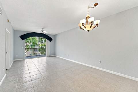 7623 Southampton Terrace #312, Tamarac FL - photo 11 of 17