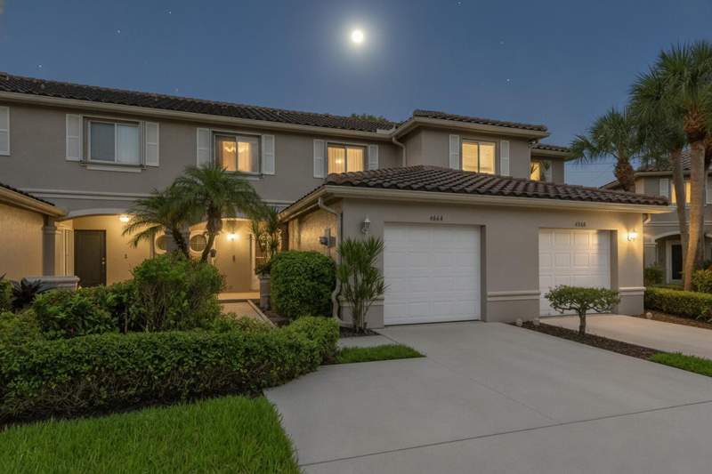 3 bedroom Townhouse at 4864 Pinemore Lane, Willoughby Farms, Lake Worth — photo 2