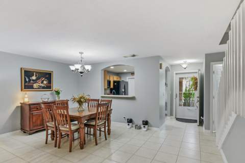 4864 Pinemore Lane, Lake Worth FL - photo 6 of 27
