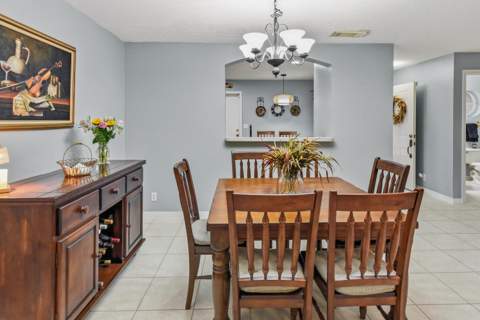 4864 Pinemore Lane, Lake Worth FL - photo 7 of 27