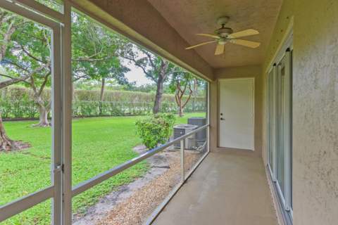 4864 Pinemore Lane, Lake Worth FL - photo 22 of 27