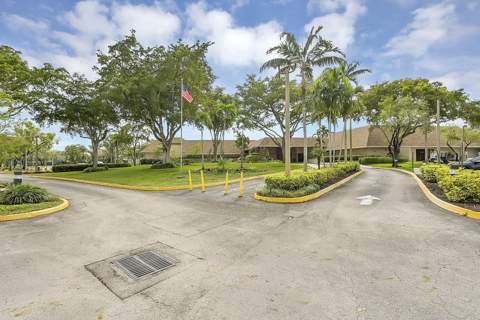 9841 Sunrise Lakes Boulevard #310, Sunrise FL - photo 15 of 49