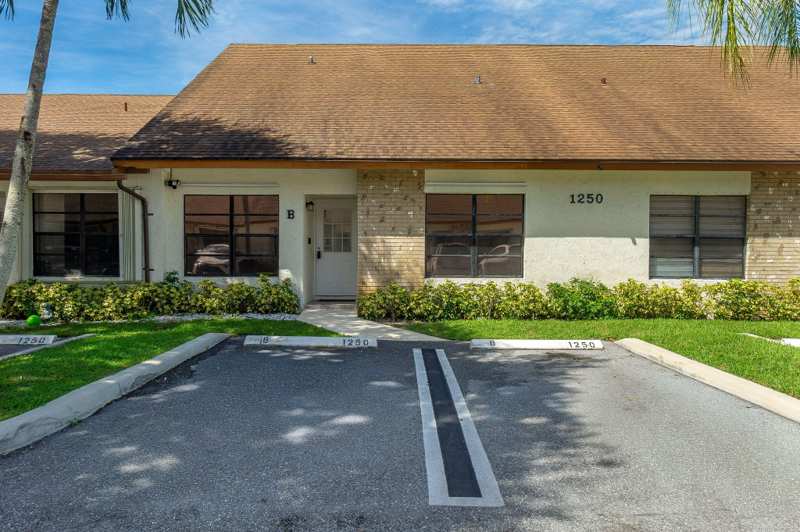 2 bedroom Villa at 1250 Parkside Green Drive #B, Parkside Green, Greenacres — photo 1