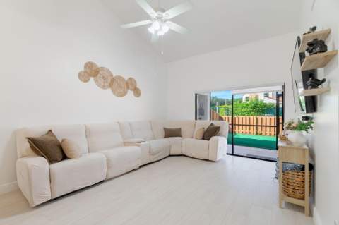 1250 Parkside Green Drive #B, Greenacres FL - photo 14 of 39