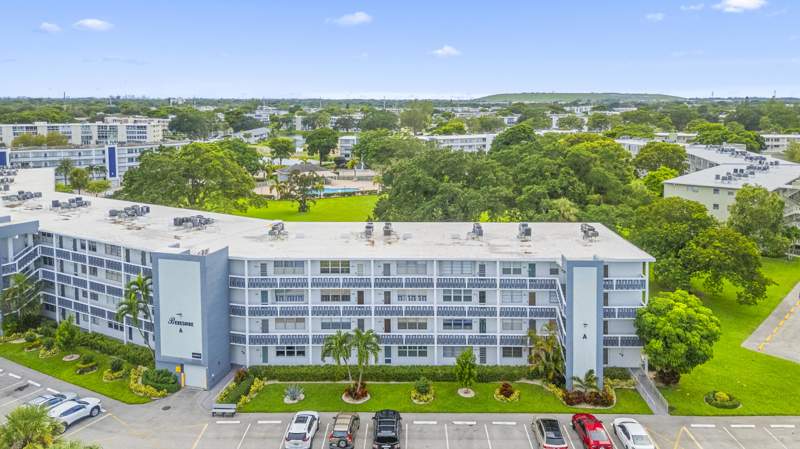1 bedroom Condominium at 1017 Berkshire A #1017, Berkshire A Condo, Deerfield Beach — photo 3