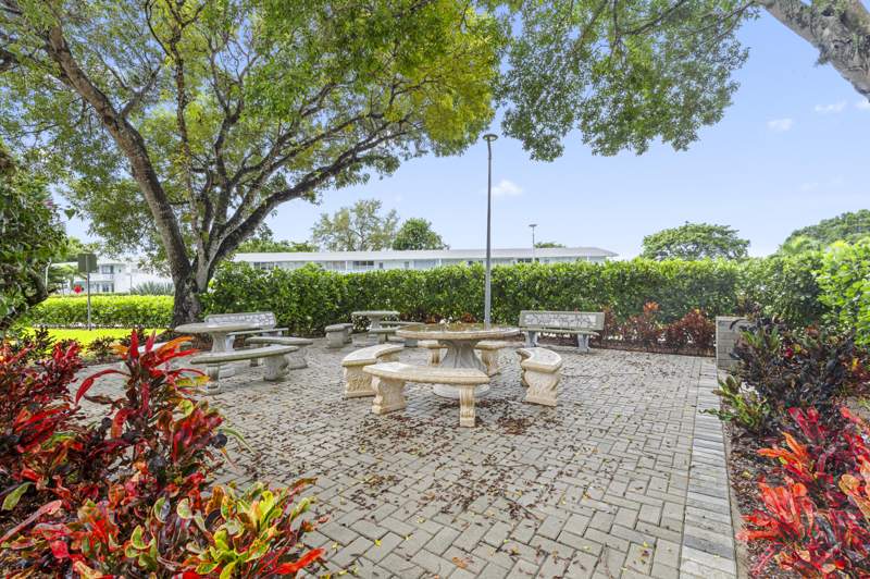 2 bedroom Condominium at 2041 Lyndhurst J, LYNDHURST J CONDO, Deerfield Beach — photo 1