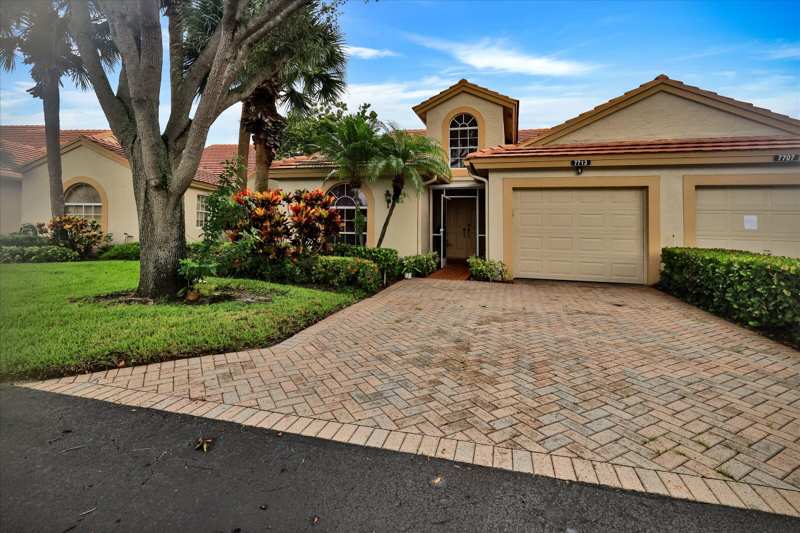 2 bedroom Condominium at 7713 Silver Lake Drive, Emerald Pointe 1, Delray Beach — photo 1