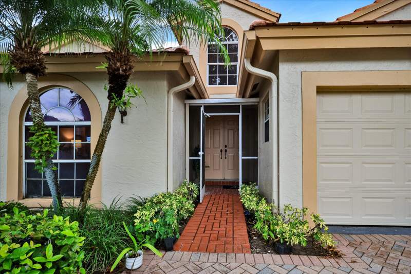 2 bedroom Condominium at 7713 Silver Lake Drive, Emerald Pointe 1, Delray Beach — photo 3
