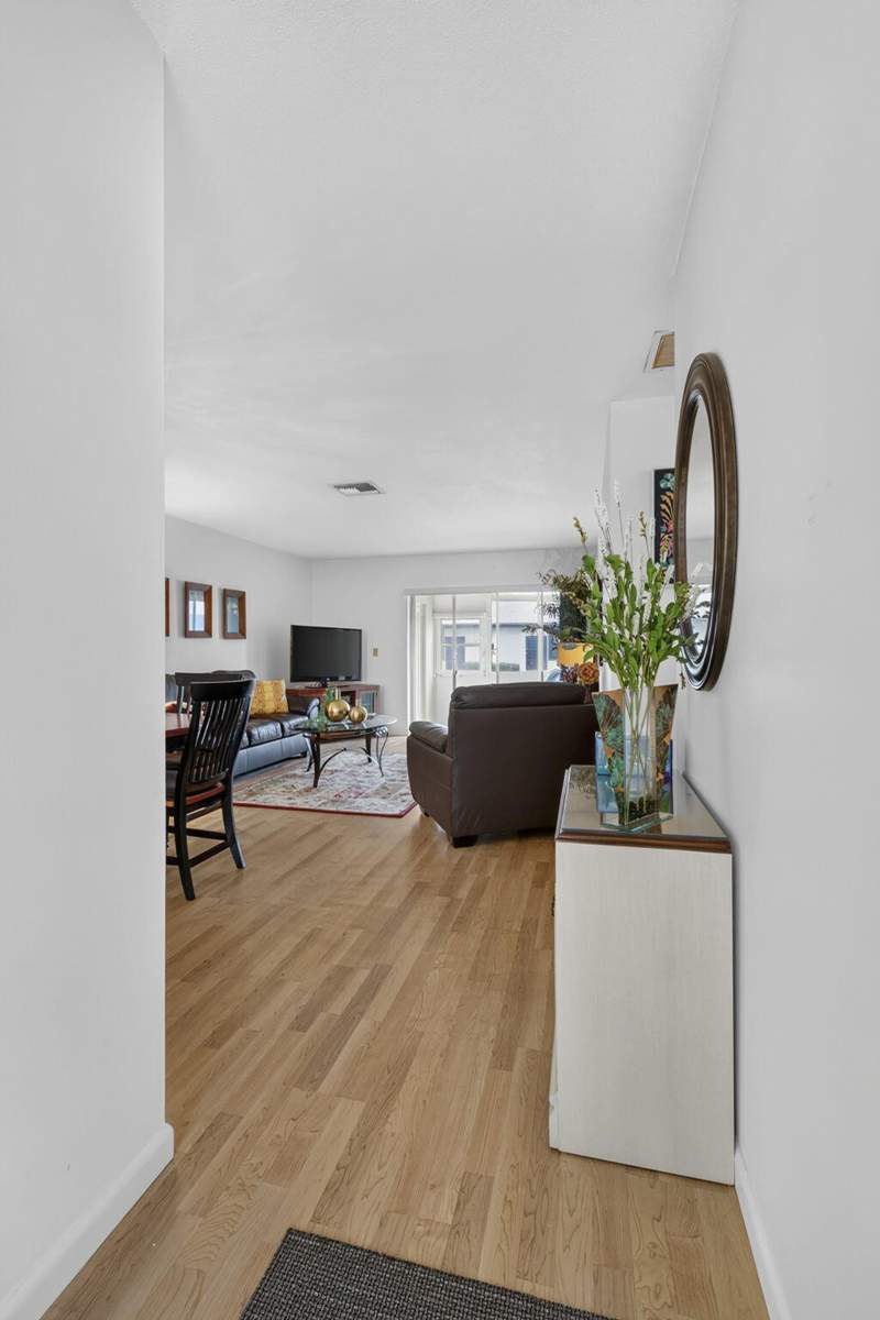 2 bedroom Villa at 2990 Crosley Drive #G, Cresthaven Villas Condo 18, West Palm Beach — photo 5