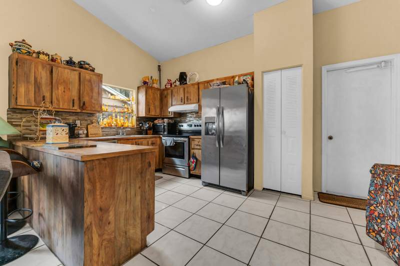 3 bedroom Single Family Residence at 4941 NW 83rd Avenue, City Of Lauderhill Sec 1, Lauderhill — photo 4