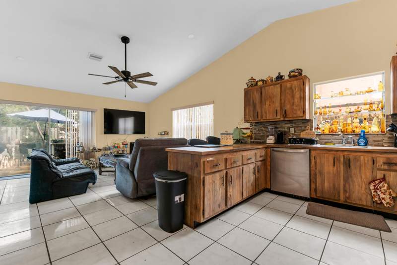 3 bedroom Single Family Residence at 4941 NW 83rd Avenue, City Of Lauderhill Sec 1, Lauderhill — photo 5