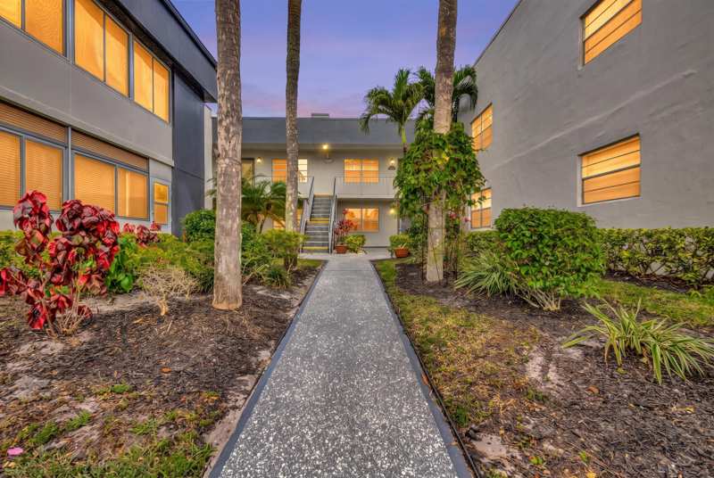 1 bedroom Condominium at 370 Burgundy H #H, Kings Point Burgundy Condos, Delray Beach — photo 1