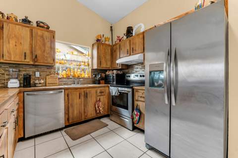 4941 NW 83rd Avenue, Lauderhill FL - photo 6 of 39