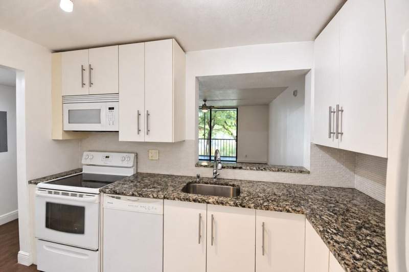 2 bedroom Condominium at 5220 Las Verdes Circle #220, Palmetto Condo, Delray Beach — photo 5