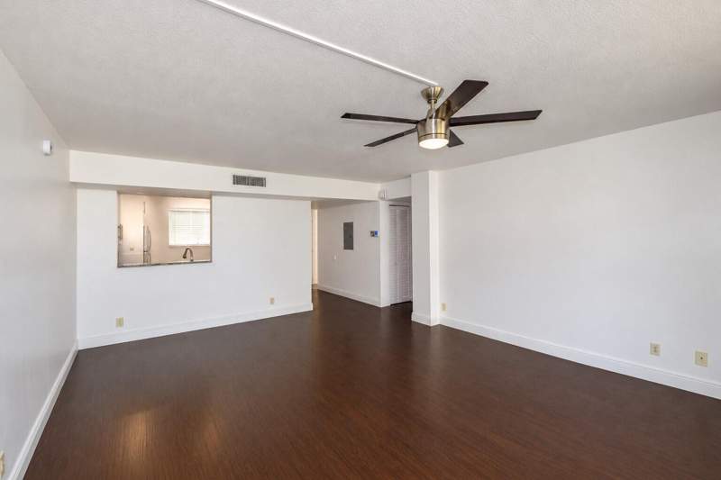 2 bedroom Condominium at 5220 Las Verdes Circle #220, Palmetto Condo, Delray Beach — photo 4