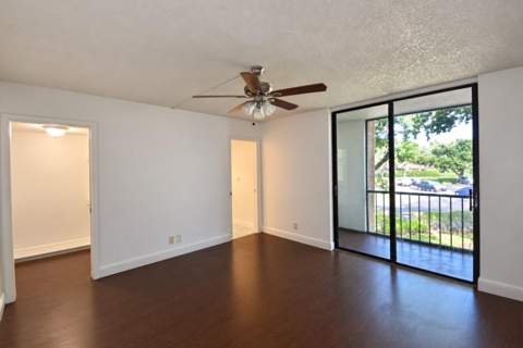 5220 Las Verdes Circle #220, Delray Beach FL - photo 7 of 30