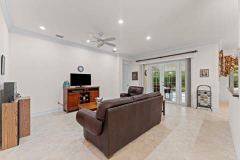 11025 Carmelcove Circle, Boynton Beach FL - photo 7 of 67