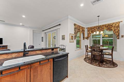 11025 Carmelcove Circle, Boynton Beach FL - photo 13 of 67