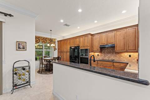 11025 Carmelcove Circle, Boynton Beach FL - photo 14 of 67