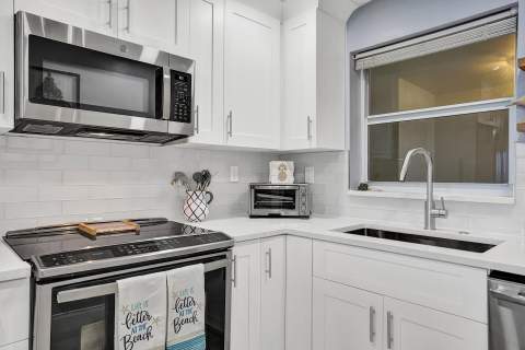 1169 Hillsboro Mile #203, Hillsboro Beach FL - photo 11 of 87