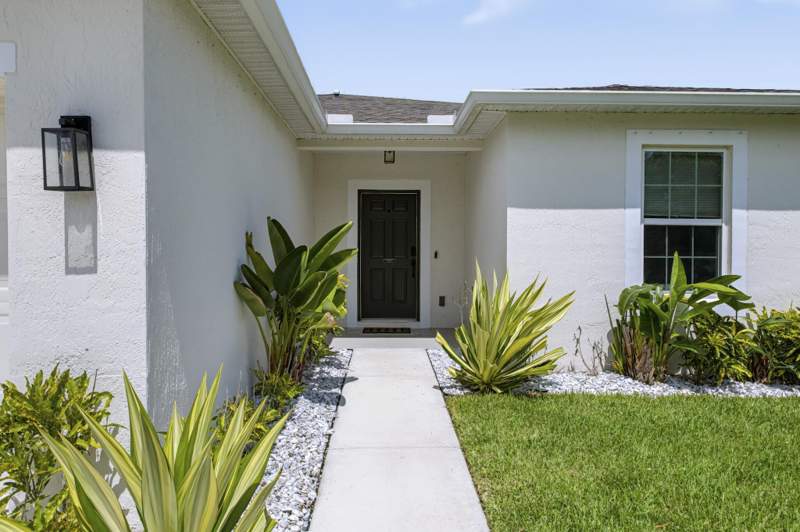 3 bedroom Single Family Residence at 177 SW Pisces Terrace, Port St Lucie Section 18, Port St. Lucie — photo 2