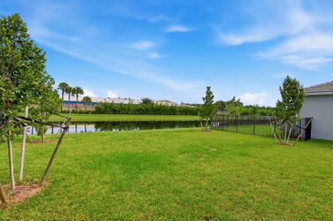 13985 Spruce Pine Drive, Westlake FL - photo 20 of 59