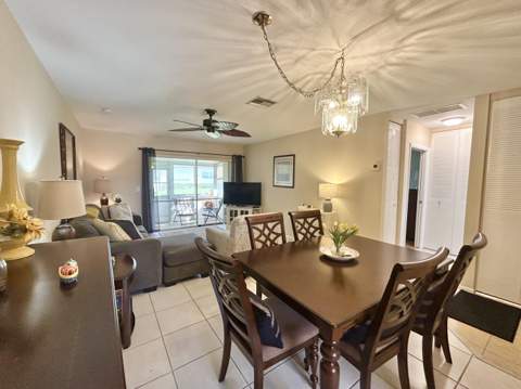 2811 Ashley Drive #E, West Palm Beach FL - photo 9 of 41