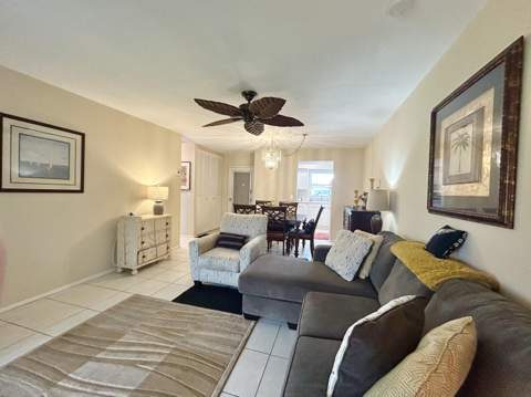 2811 Ashley Drive #E, West Palm Beach FL - photo 11 of 41