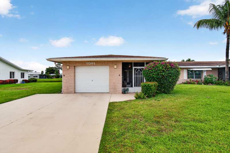2 bedroom Villa at 6049 Dusenburg Road, Delray Villas, Delray Beach — photo 1