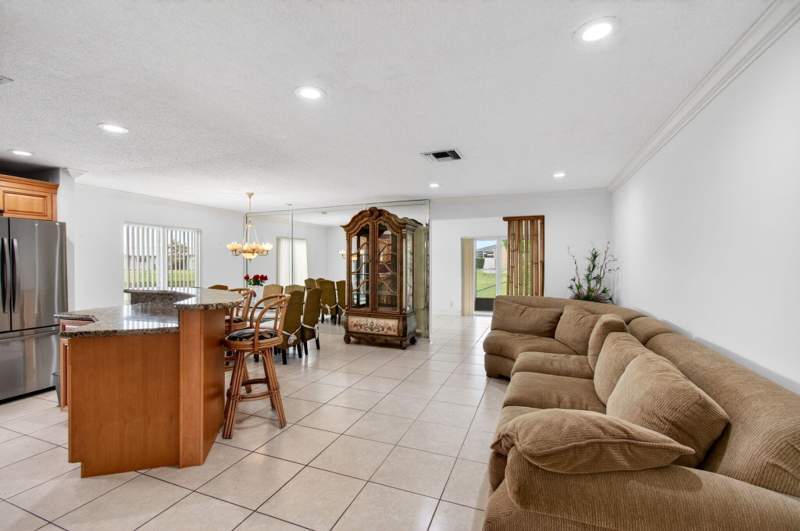 2 bedroom Villa at 6049 Dusenburg Road, Delray Villas, Delray Beach — photo 3