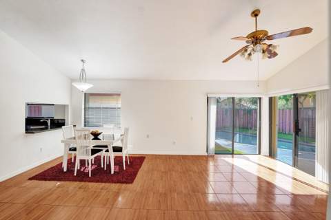 11330 SW 8th Place, Pembroke Pines FL - photo 6 of 34