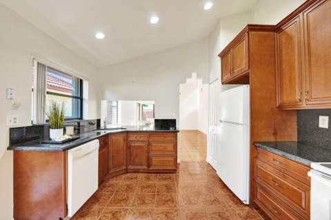 11330 SW 8th Place, Pembroke Pines FL - photo 8 of 34