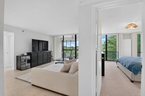 1863 Bridgewood Drive, Boca Raton FL - photo 12 of 64