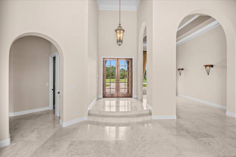 4 bedroom Single Family Residence at 102 SE Rio Casarano, Tesoro Plat No 3, Port St. Lucie — photo 4