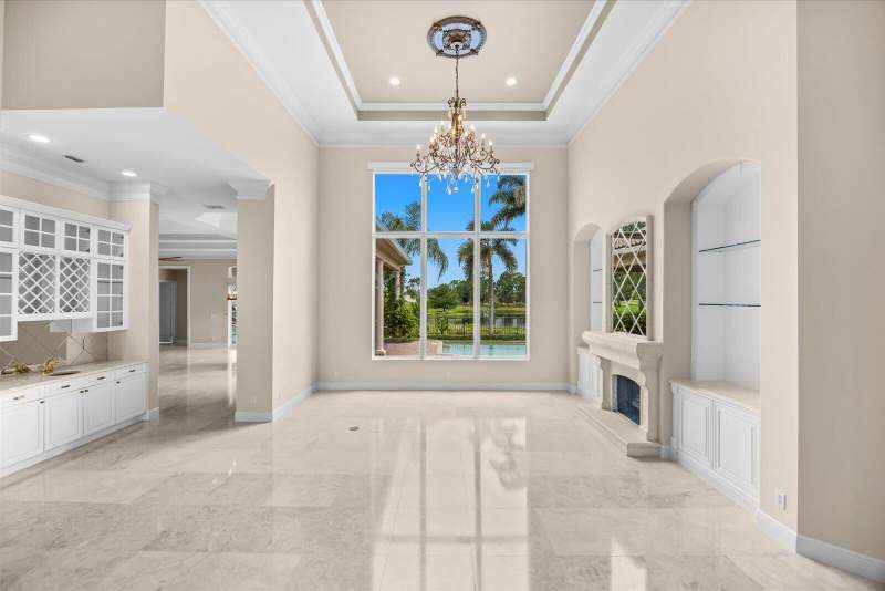 4 bedroom Single Family Residence at 102 SE Rio Casarano, Tesoro Plat No 3, Port St. Lucie — photo 5